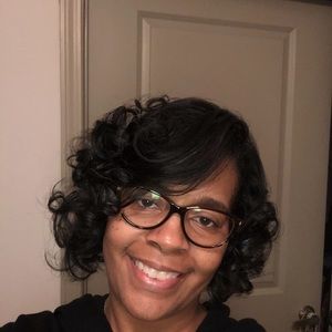 Meet your Posher, Lonetta